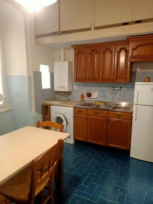 Appartamento Zona Centro Foce Genoa Bagian luar foto