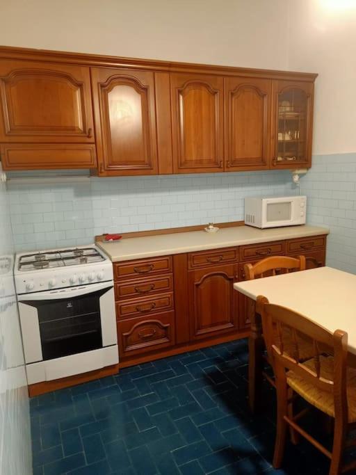 Appartamento Zona Centro Foce Genoa Bagian luar foto